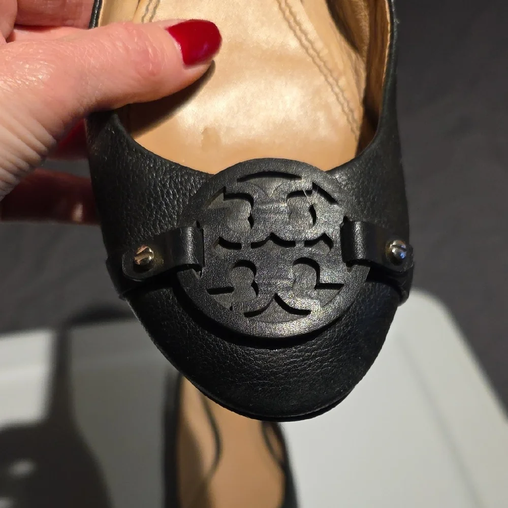 Tory Burch Black Leather Flats with Logo Accent - Picture 2 of 16